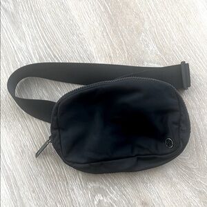 Black lululemon everywhere belt bag